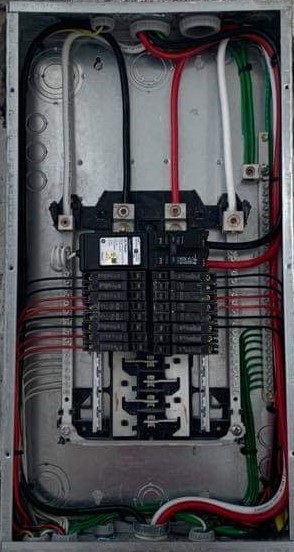 Actualizaciones de paneles y servicio eléctrico