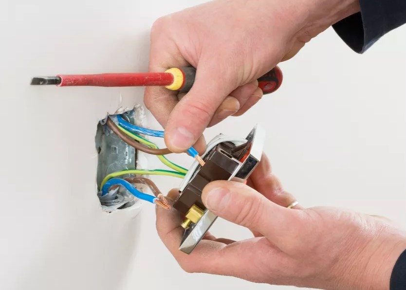 Trucos para meter los cables en la caja eléctrica
