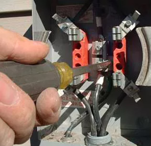 Cómo conectar un contador eléctrico: Conecte el cable de tierra