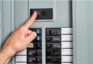 Seis maneras de prevenir choque eléctrico: Desconecte la corriente