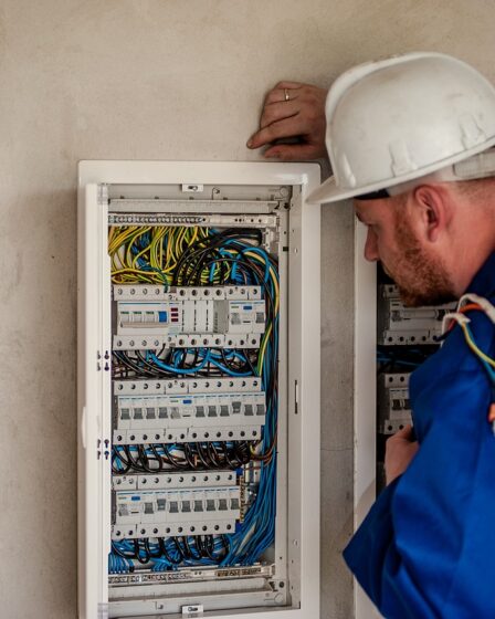 Electricistas en Bahoruco