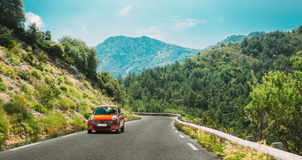 Vehículo eléctrico en carretera